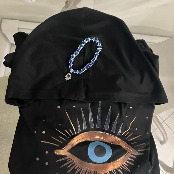 Ladies NWT size M. 95pct polyester long sleeve hooded “ EVIL EYE “ shirt - Picture 4 of 9